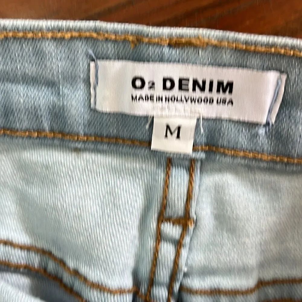 O2 Denim stretch faded mini skirt. Size M - Picture 2 of 3